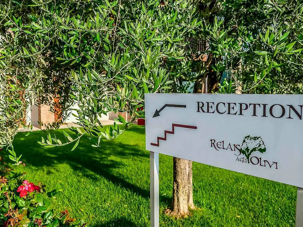 ***  Hotel Relais Agli Olivi Λατζίζε Ιταλία